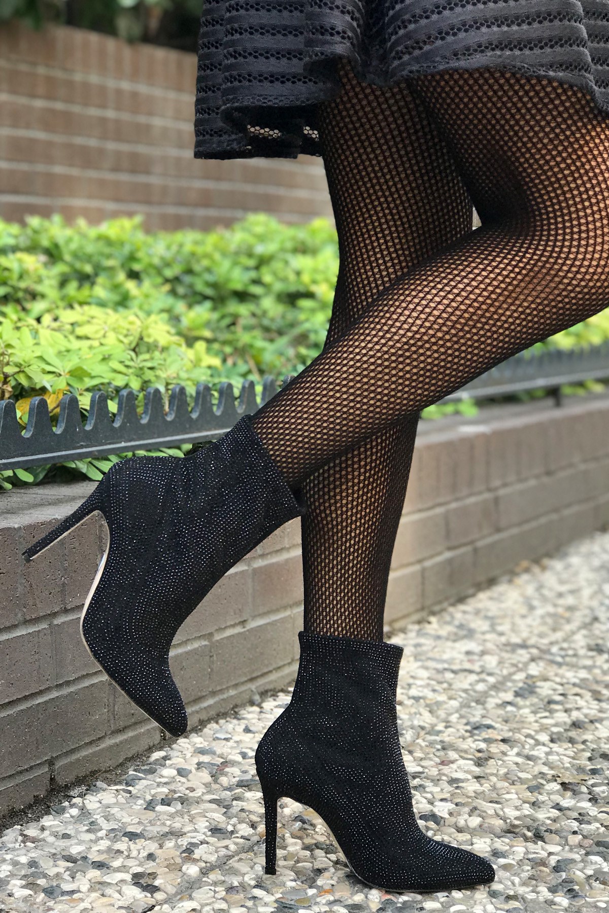 Madeline Siyah Topuklu Taşlı Çorap Bot - Trendytopuk.com