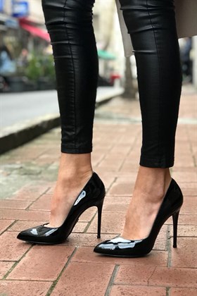 Laila siyah Rugan Stiletto - TrendyTopuk.com