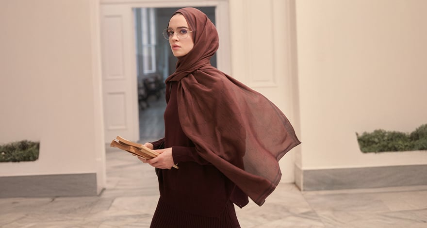 Serin Sonbahar Akşamlarına Eşlik Eden Şıklık: Eylül Ayına Özel Şal ve Eşarp Kombinleri