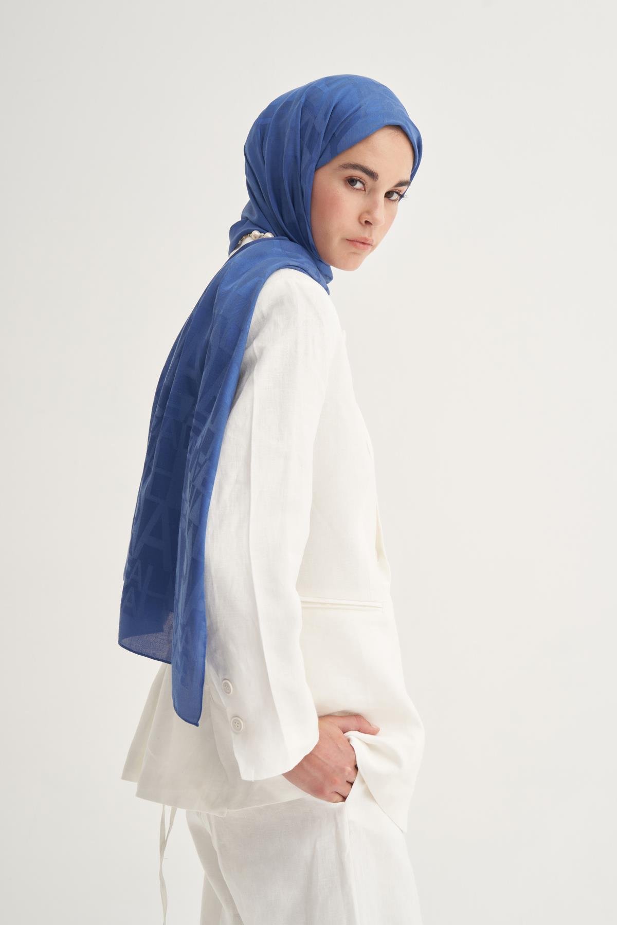 Yazı Desen Jakar İtalyan İpekli Şal İndigo