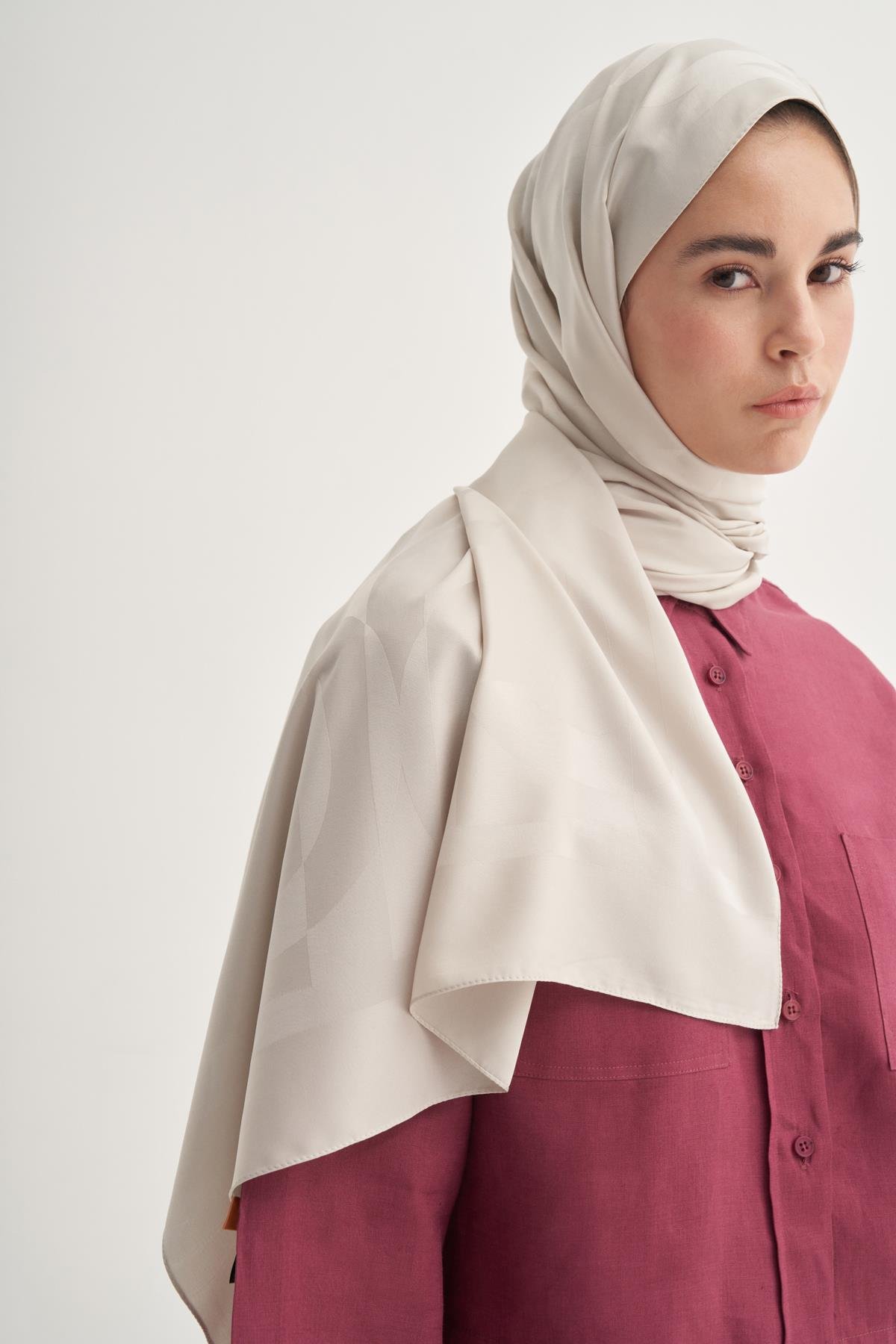 C Desen Monogram Pamuk İpek Şal Camel