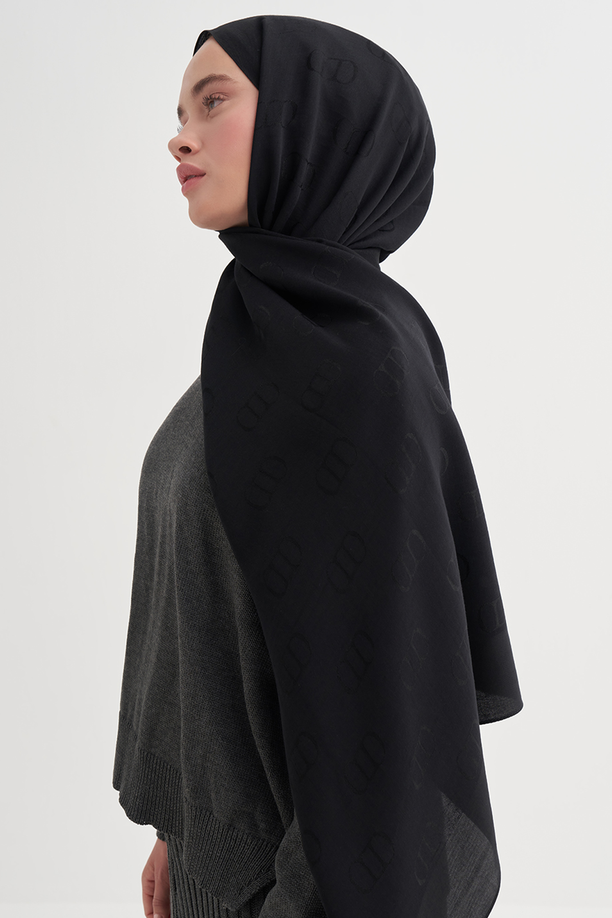 Monogram Desen Liora Pamuk Şal Siyah