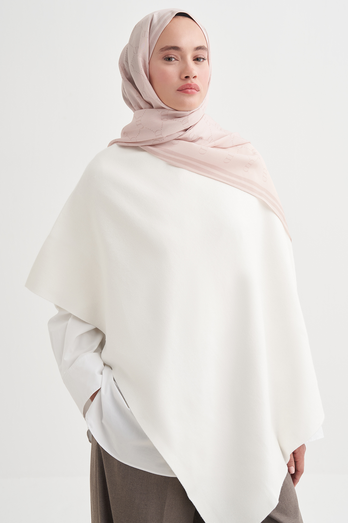 Robe Asimetrik Triko Kap Ekru