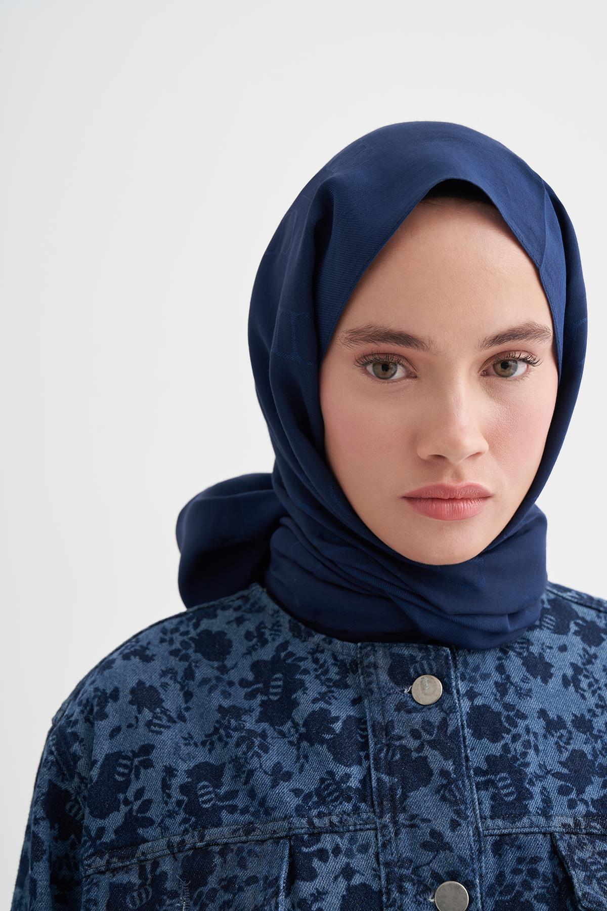 Monogram Desen Liora Pamuk Şal Lacivert