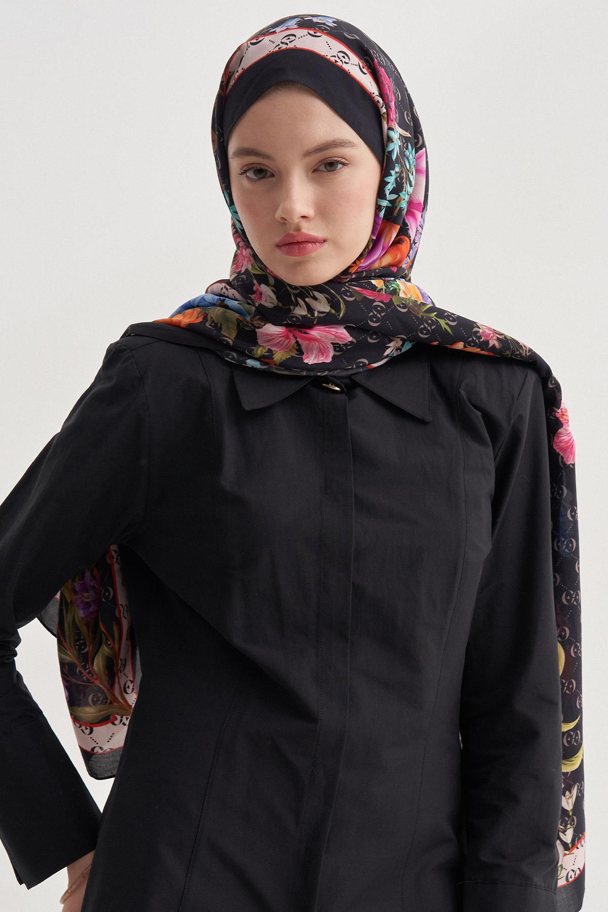 C Siyah Monogram Floş Şal