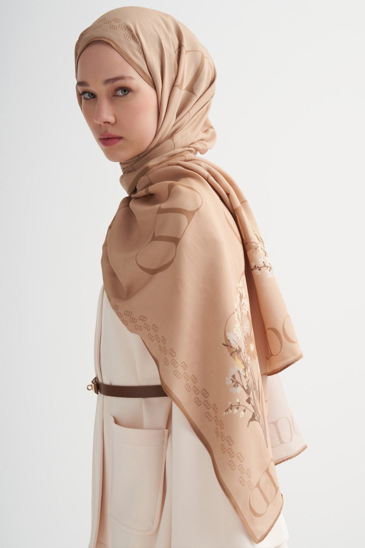 Elegance Monogram Floş Şal Camel