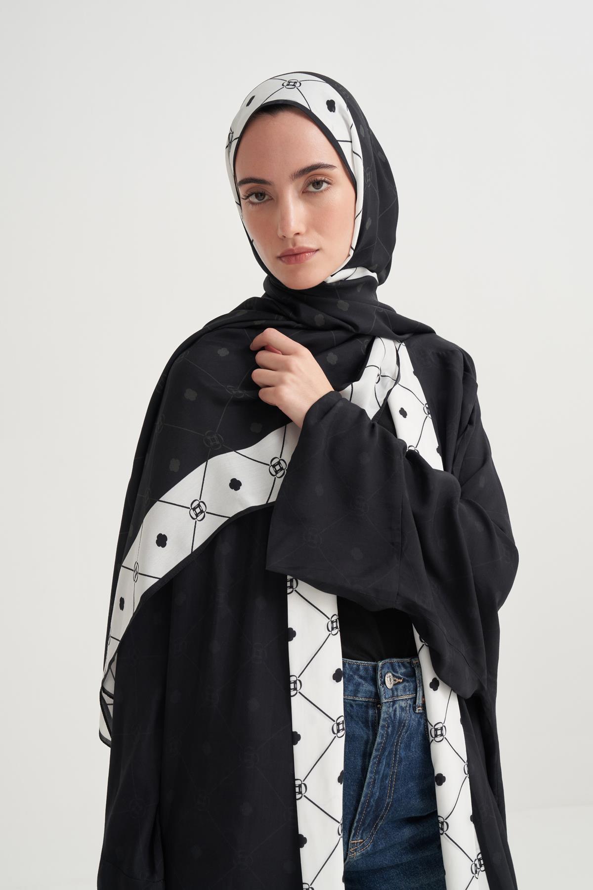 Mia Monogram Floş Şal Siyah