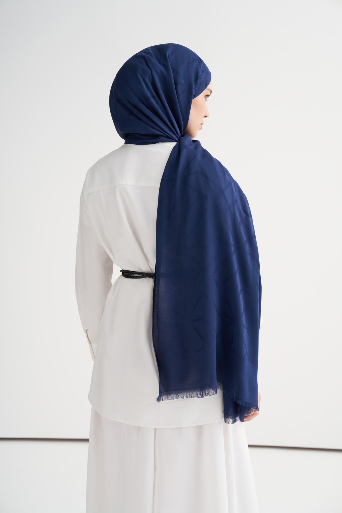 Vence Çift Taraflı Geometrik Desen İpek Şal İndigo