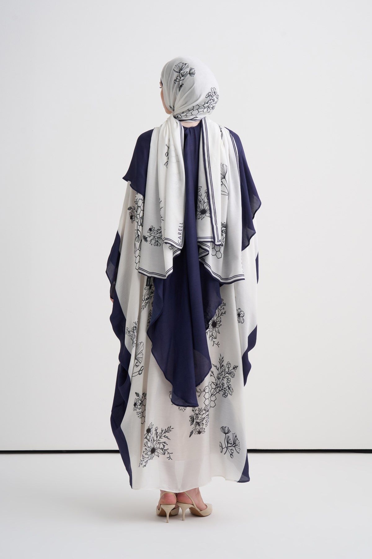 Peonia İncira Şal Yaka Kaftan Ekru