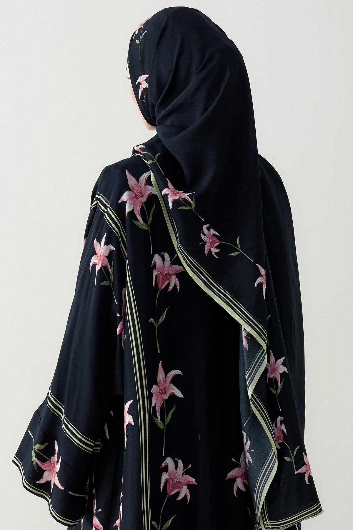 Blooming Monogram Floş Şal Siyah