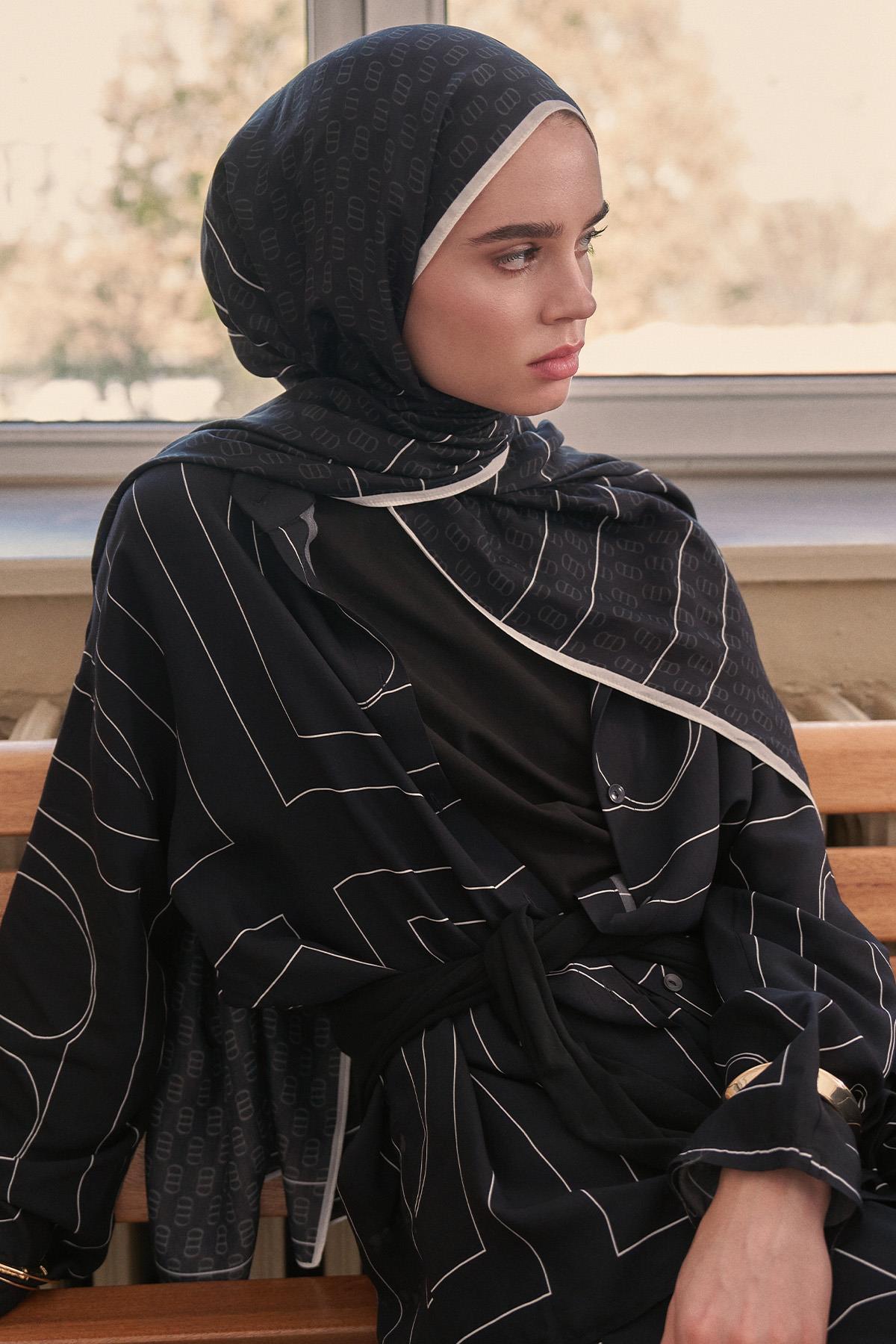 Shine Monogram Floş Şal Siyah