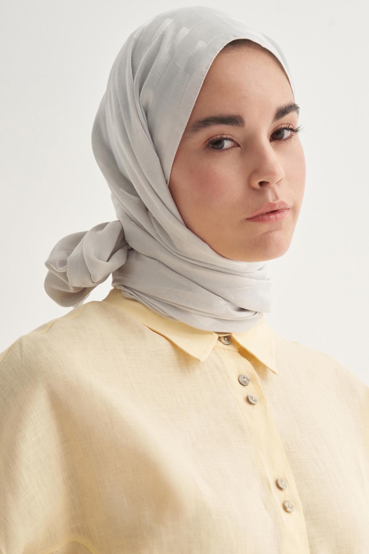 Küpçizgi Jakar İtalyan İpekli Şal Gümüş