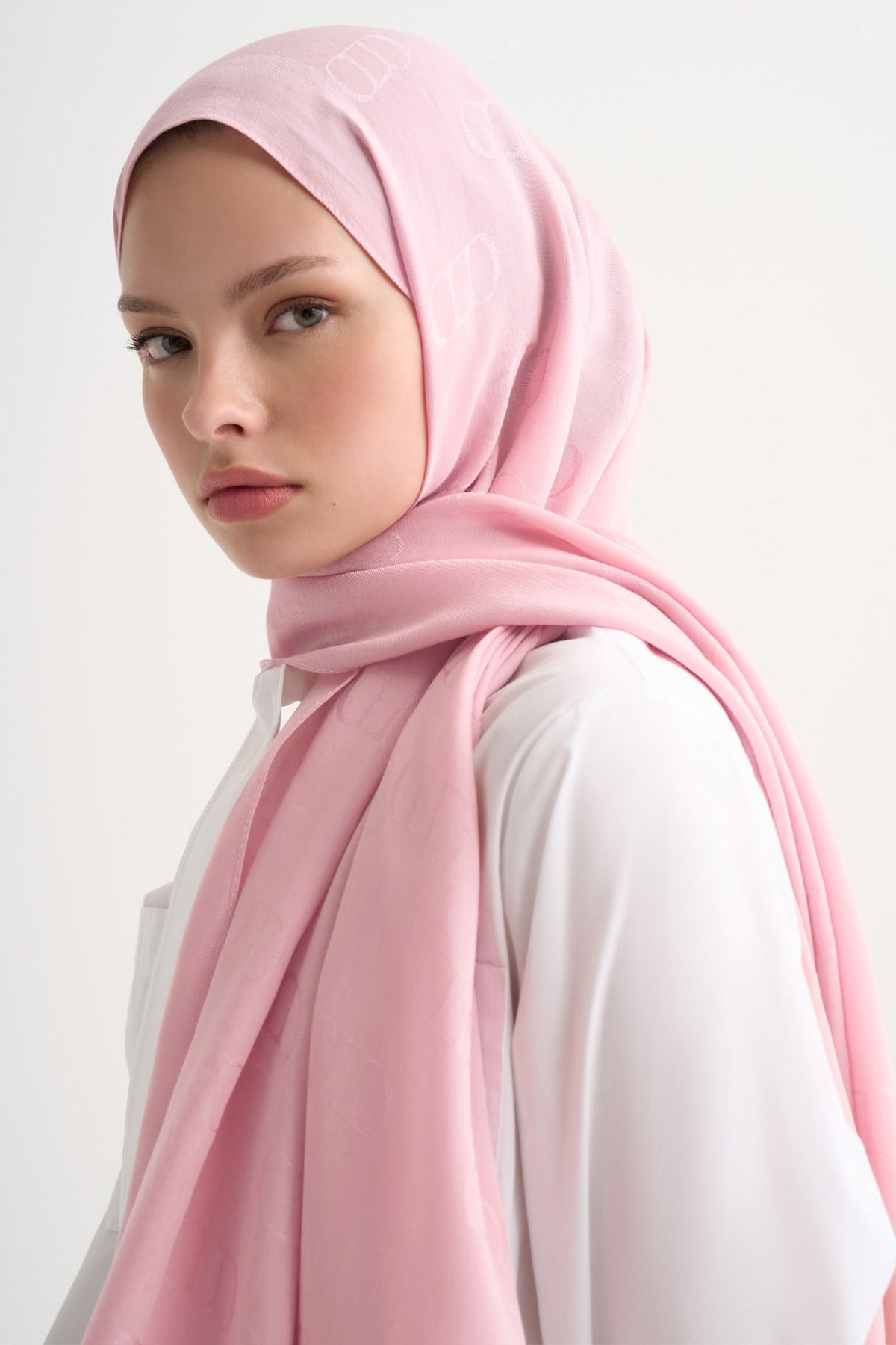 Monogram Desen Liora Pamuk Şal Şeker Pembe