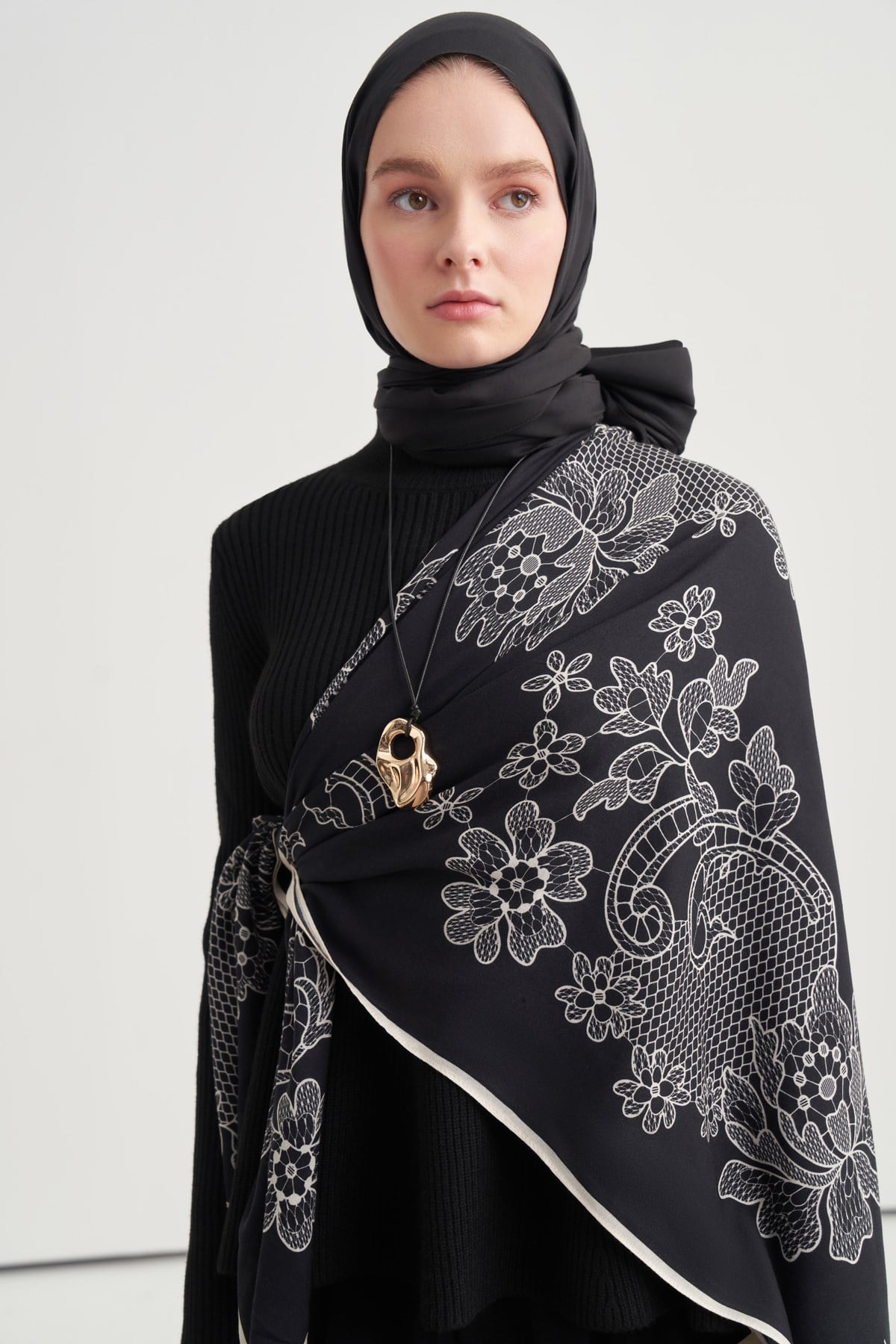 Lace Desen Norena Yünlü Omuz Şalı Siyah