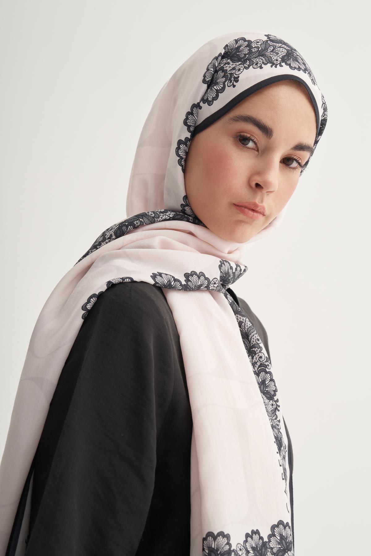 Floral Monogram Floş Şal Krem