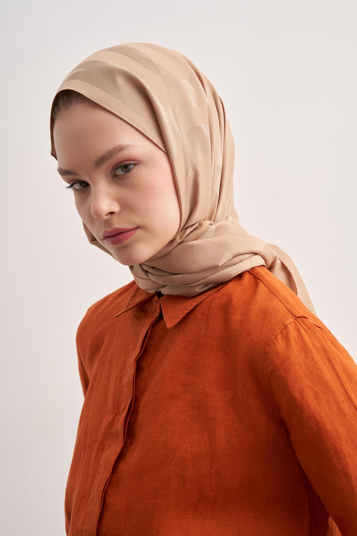 C Desen Monogram Pamuk İpek Şal Gold