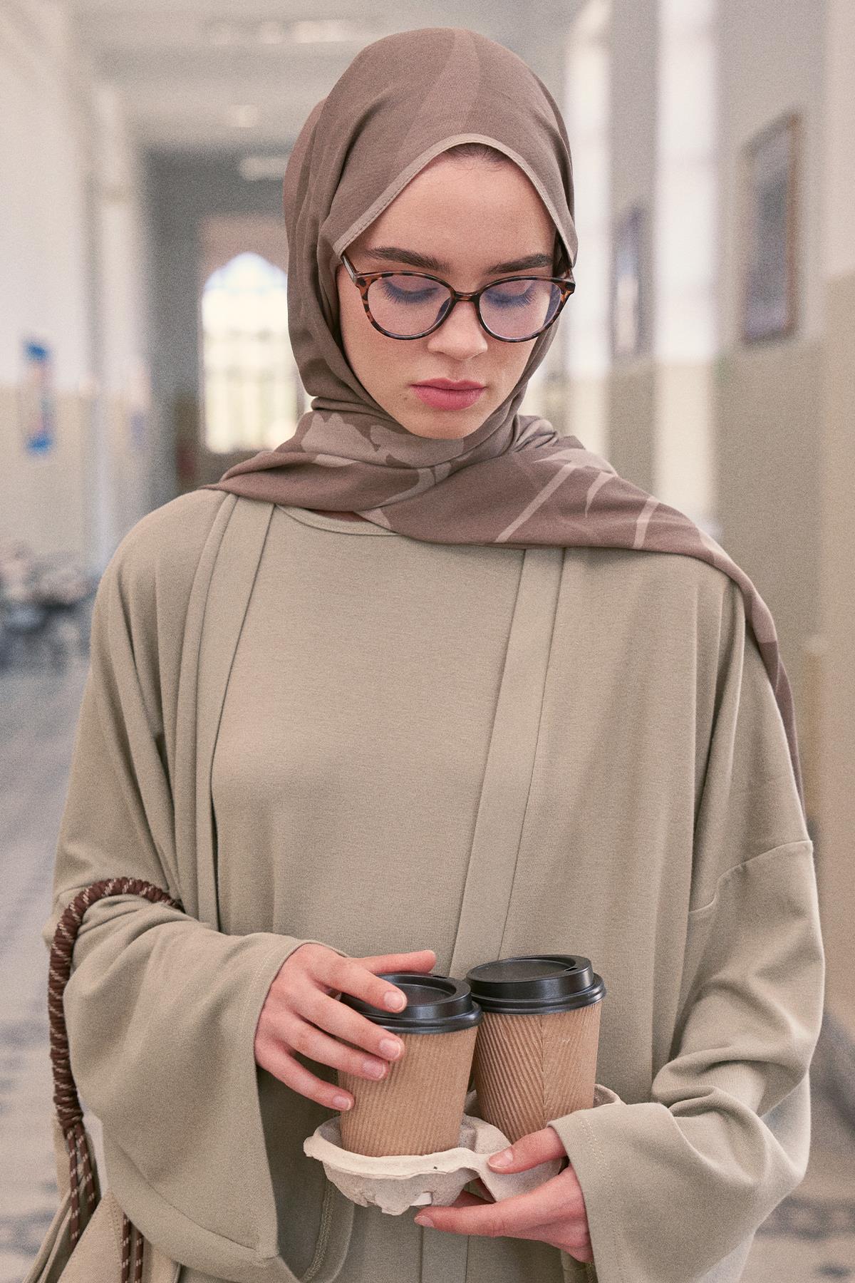 Vera Monogram Floş Şal Sütlü Kahve