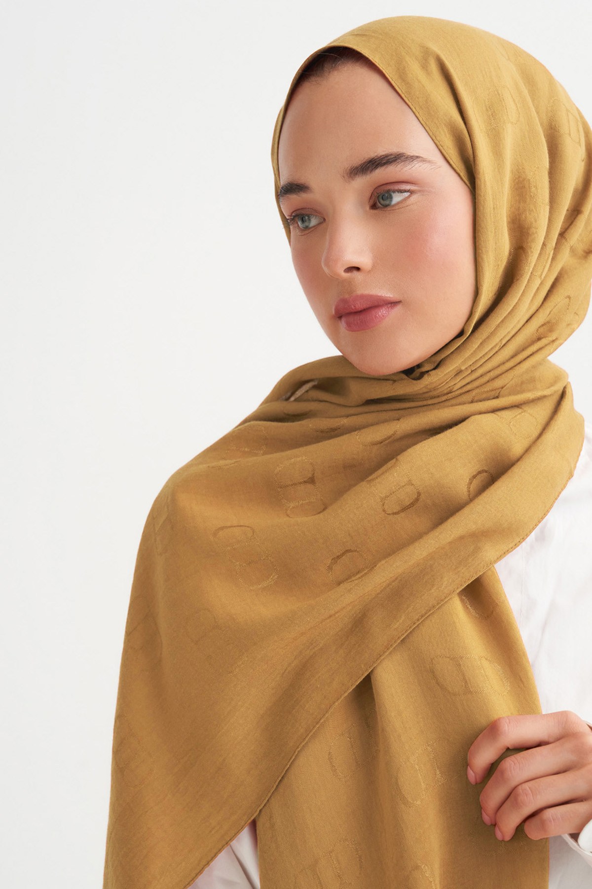 Monogram Desen Liora Pamuk Şal Gold