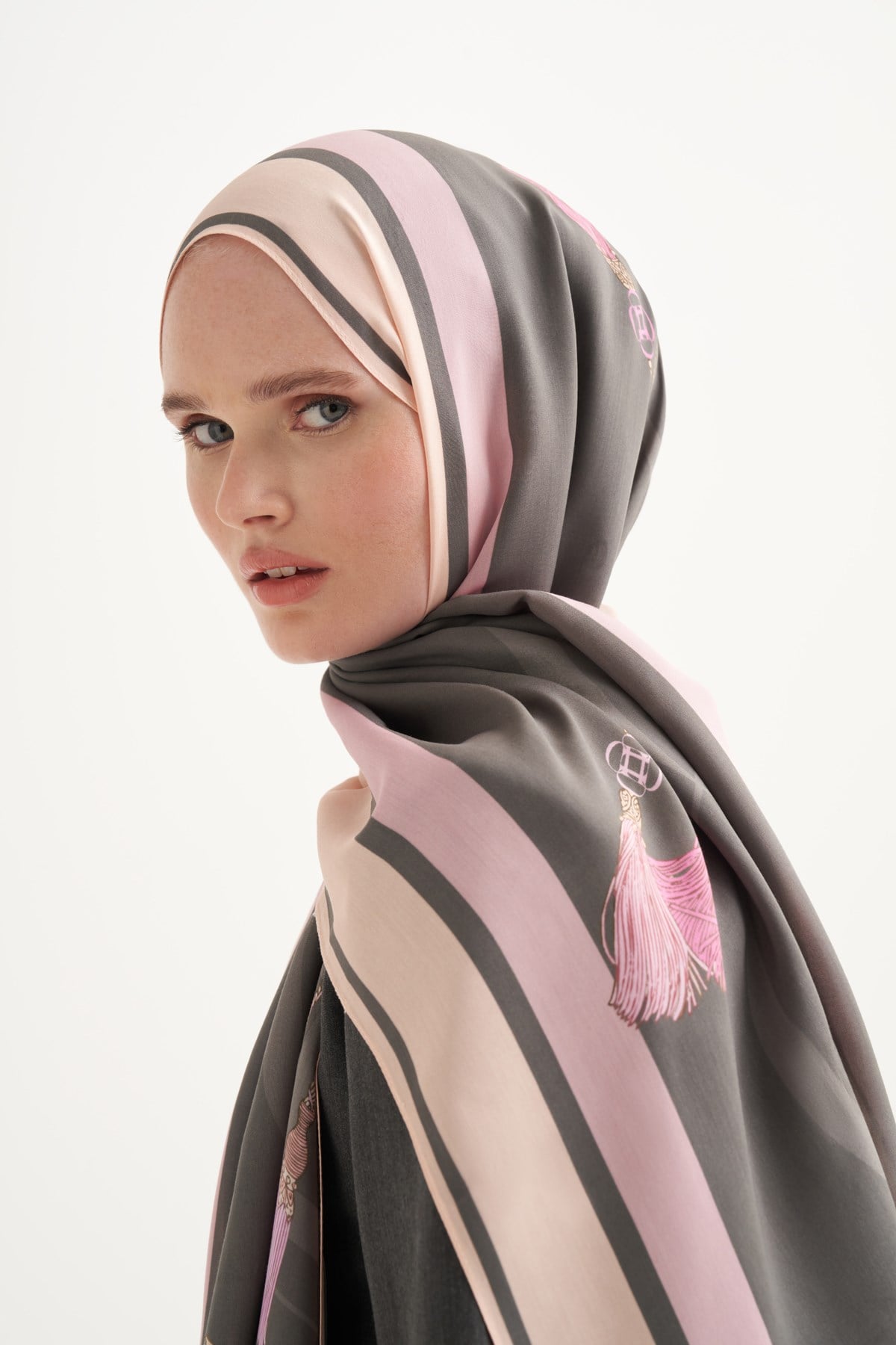 Tassel Floş Şal Antrasit