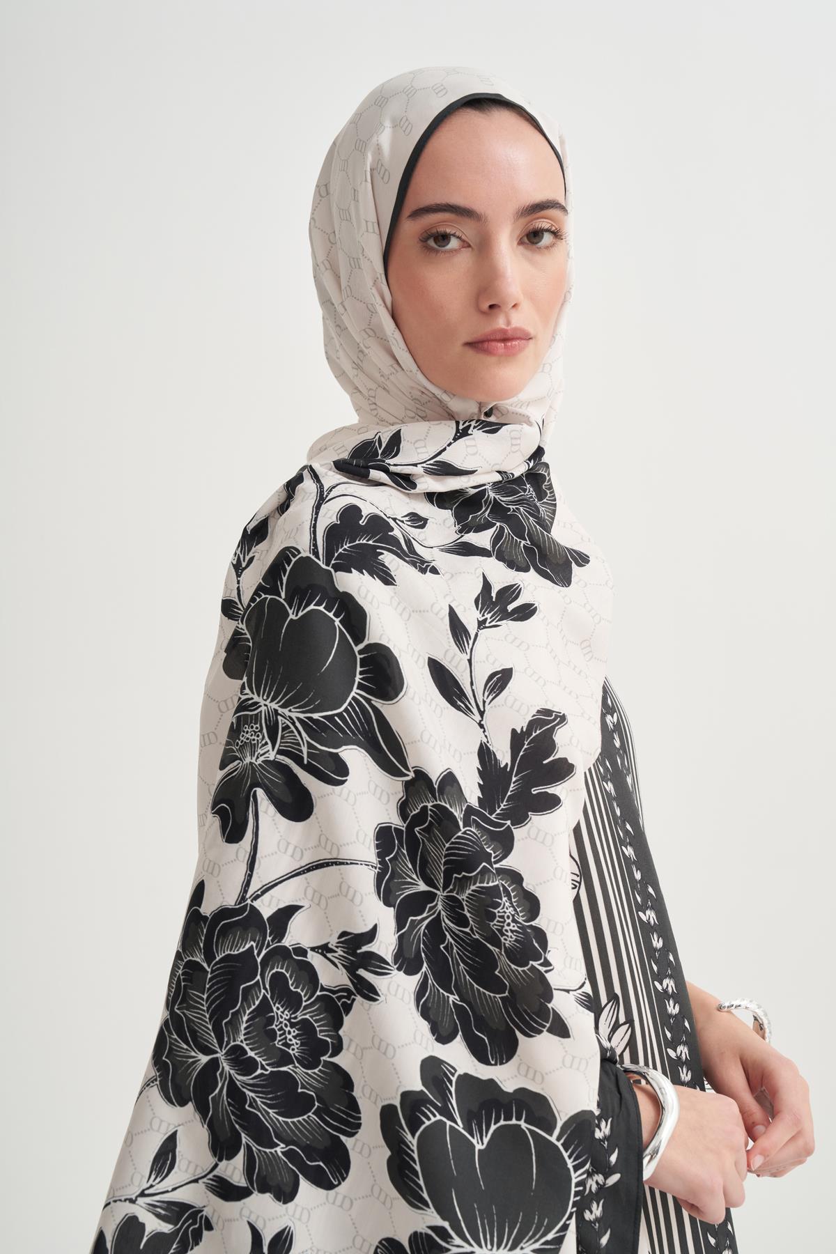 Novera Monogram Floş Şal Krem