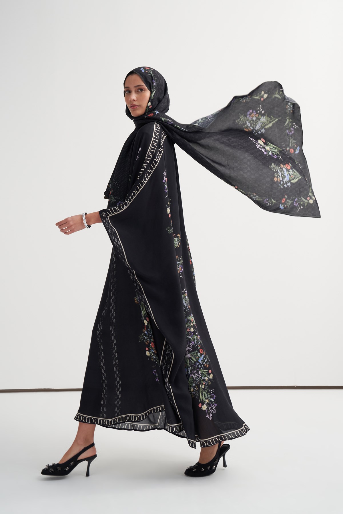 Buket Monogram Floş Kaftan Siyah