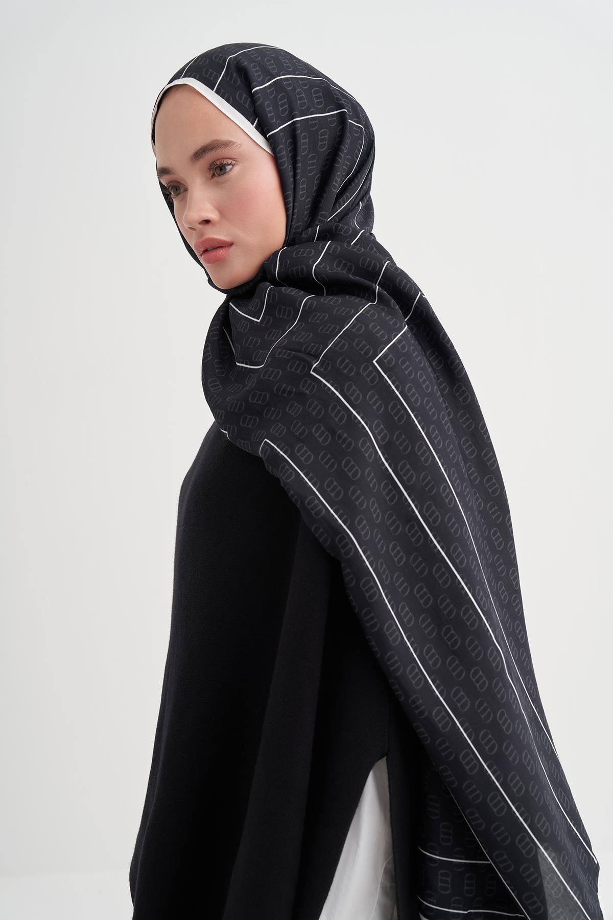 Shine Monogram Floş Şal Siyah