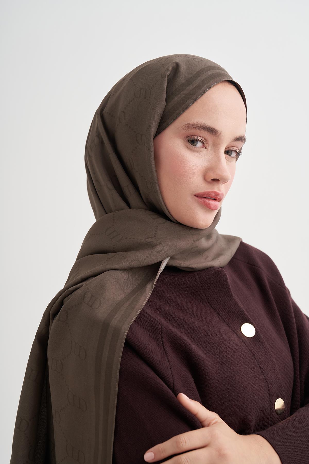 Grace Monogram Floş Şal Soft Kahve