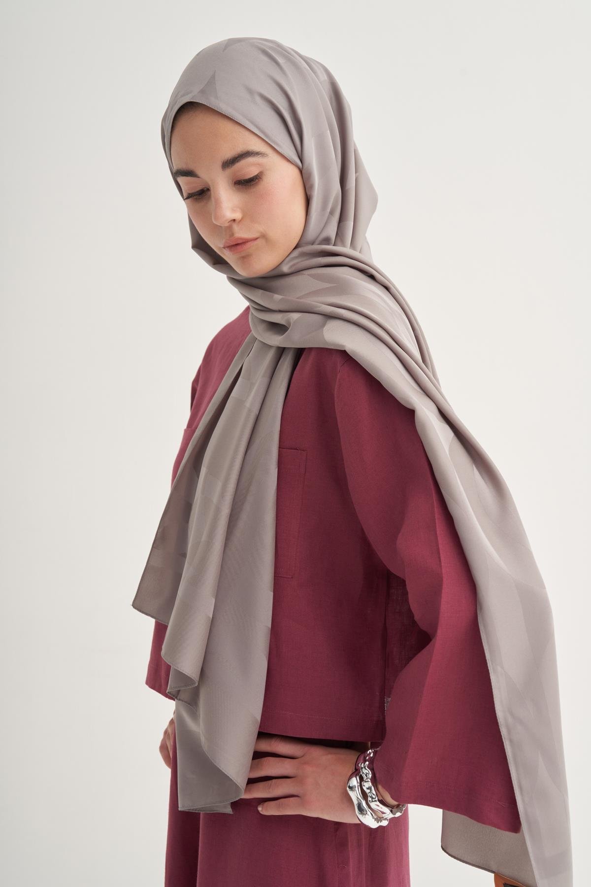 C Desen Monogram Pamuk İpek Şal Küllü Gri