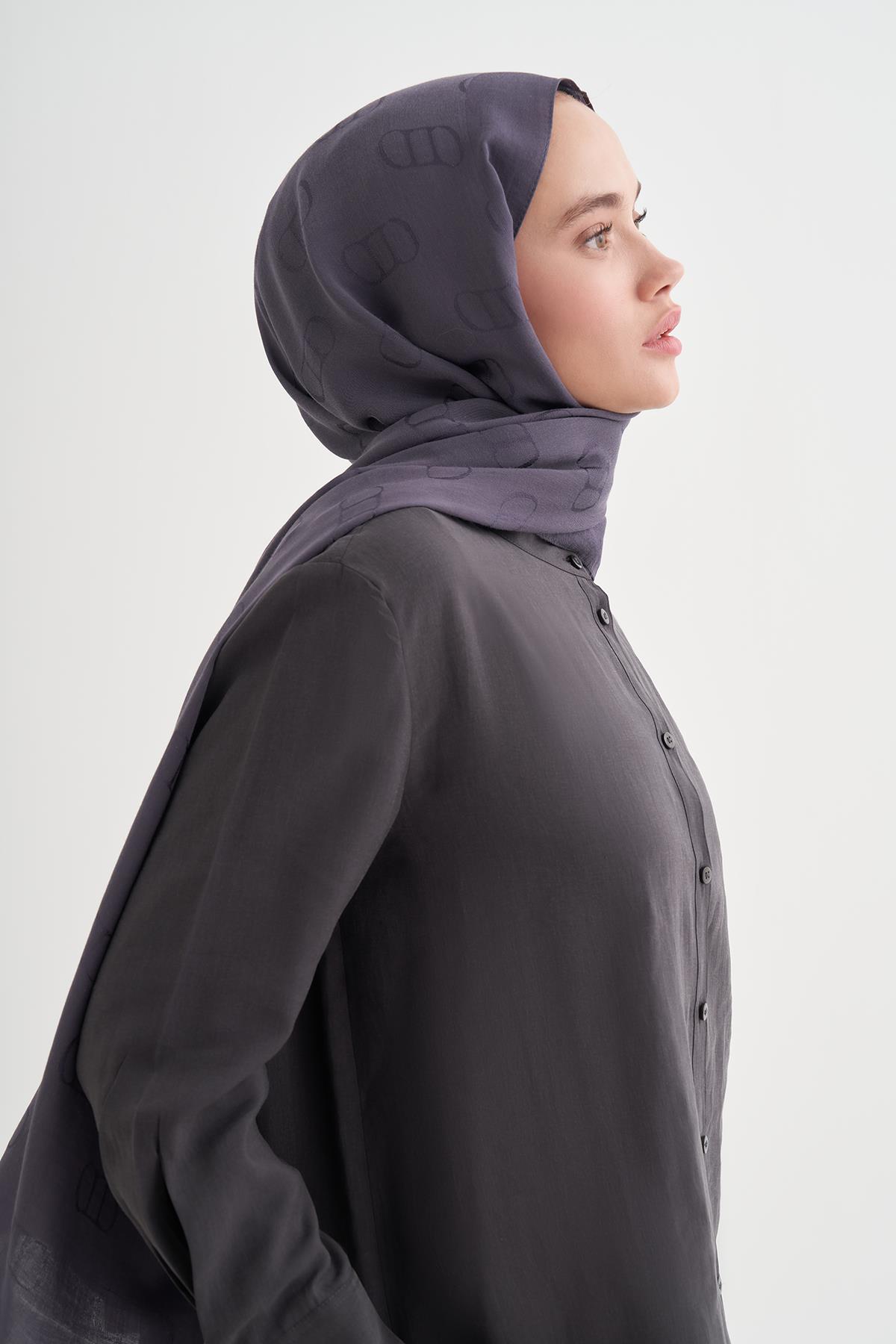 Monogram Desen Liora Pamuk Şal Füme