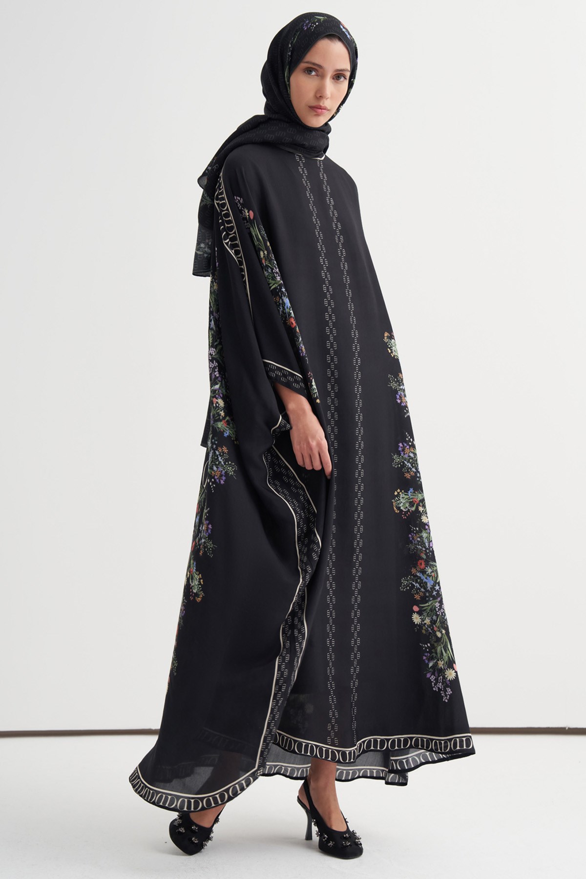 Buket Monogram Floş Kaftan Siyah