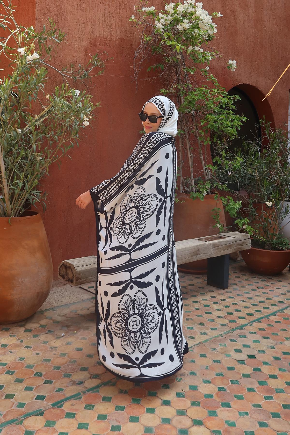 Feyza Hakyemezin Tercihi Atlas Siyah Floş Kaftan