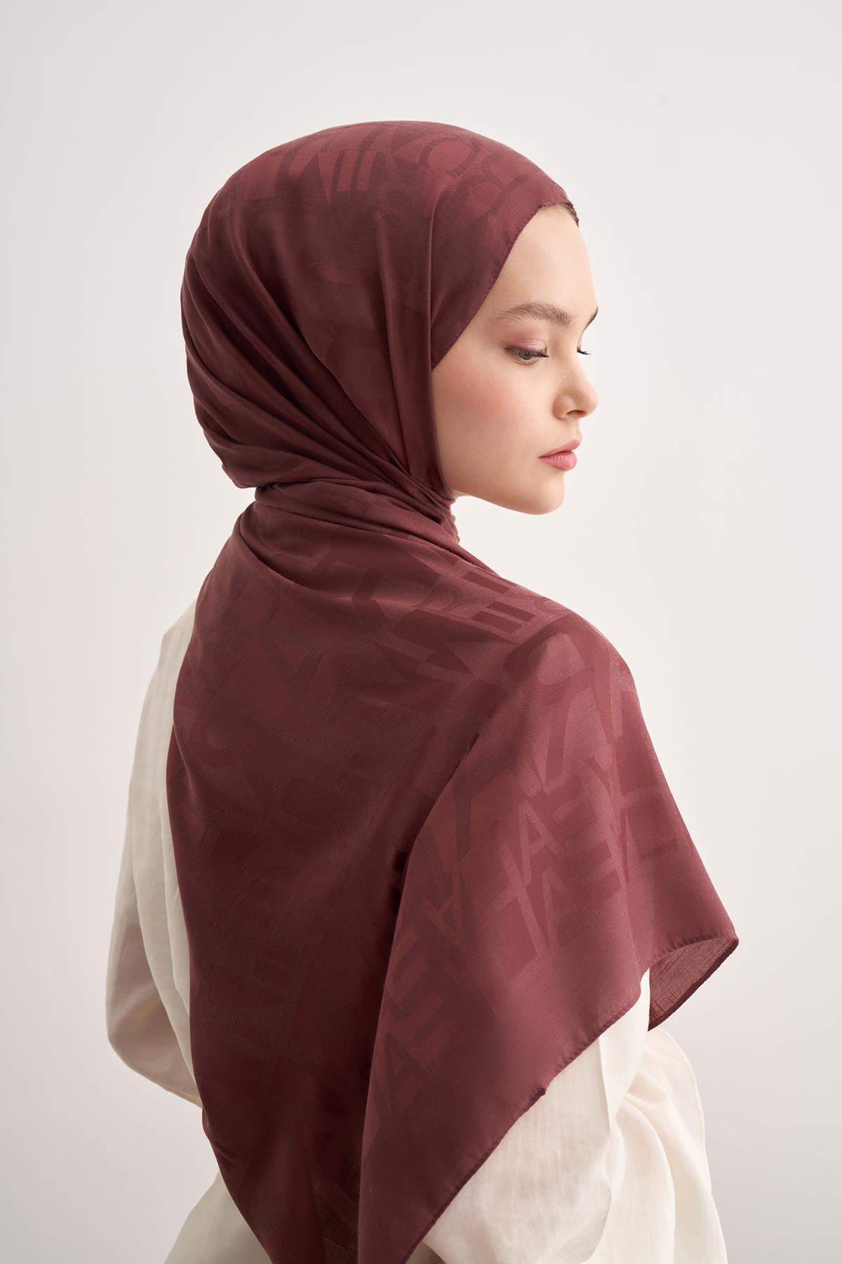 Yazı Desen Jakar İtalyan İpekli Şal Kızıl Kahve