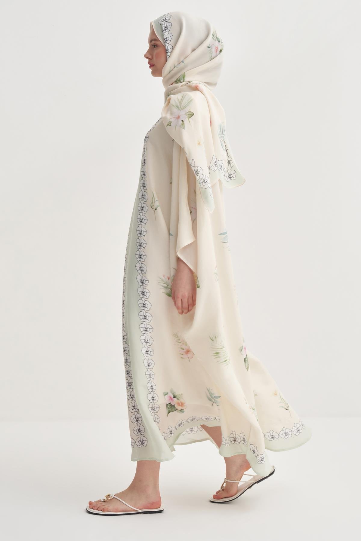 Rosmina Krem Floş Kaftan