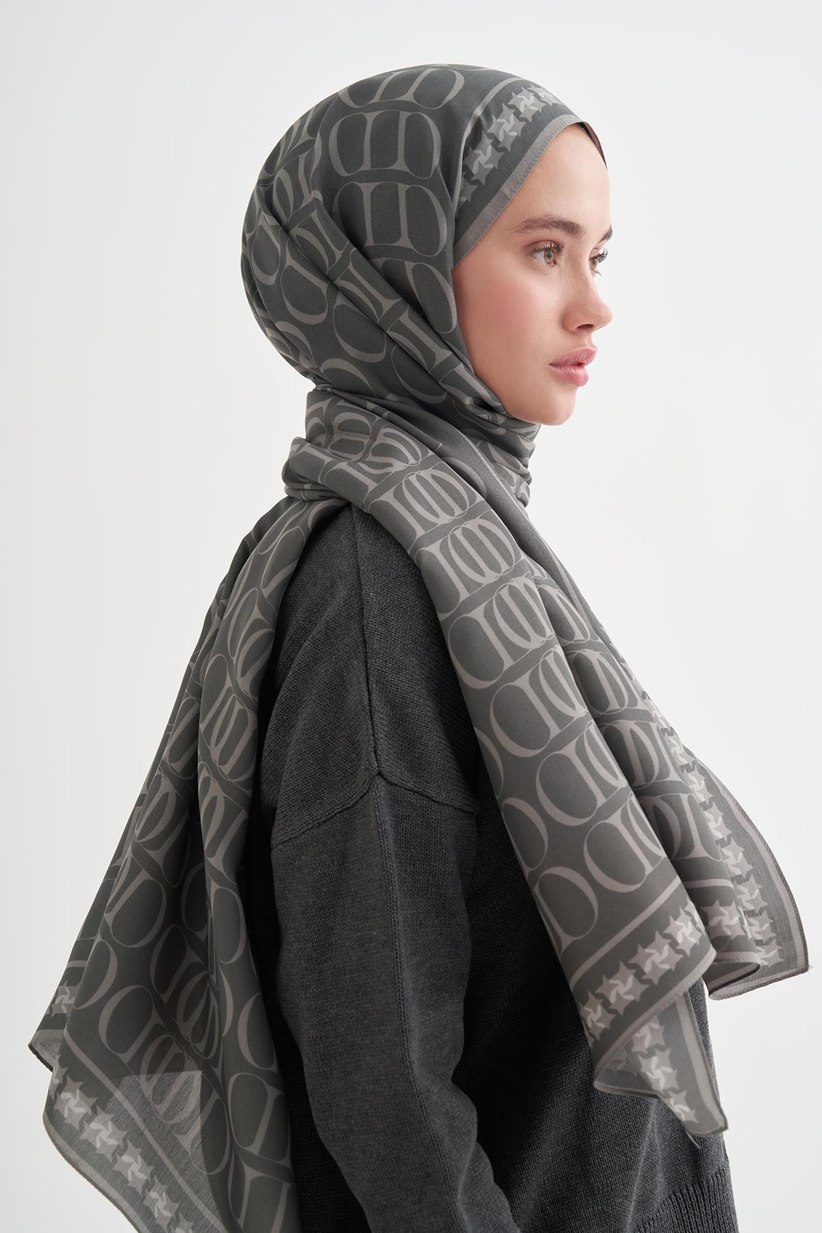 Vei Monogram Floş Şal Gri
