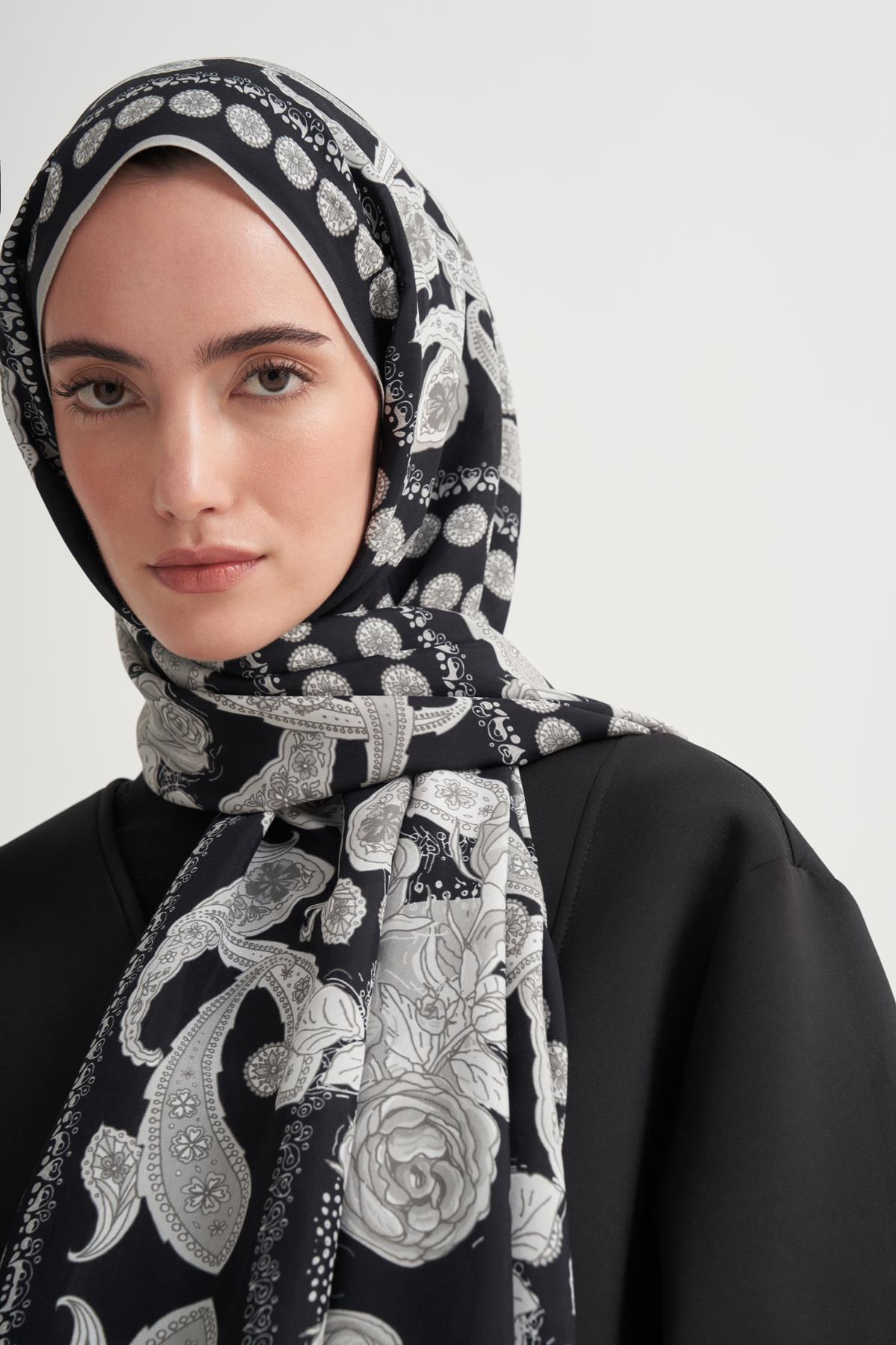 Moon Monogram Floş Şal Siyah