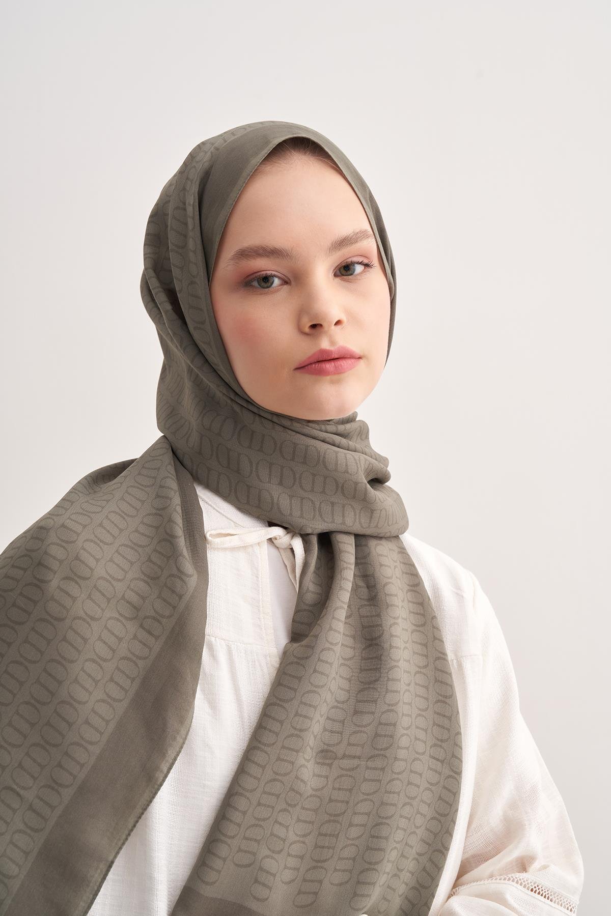 Vector Haki Monogram Floş Şal