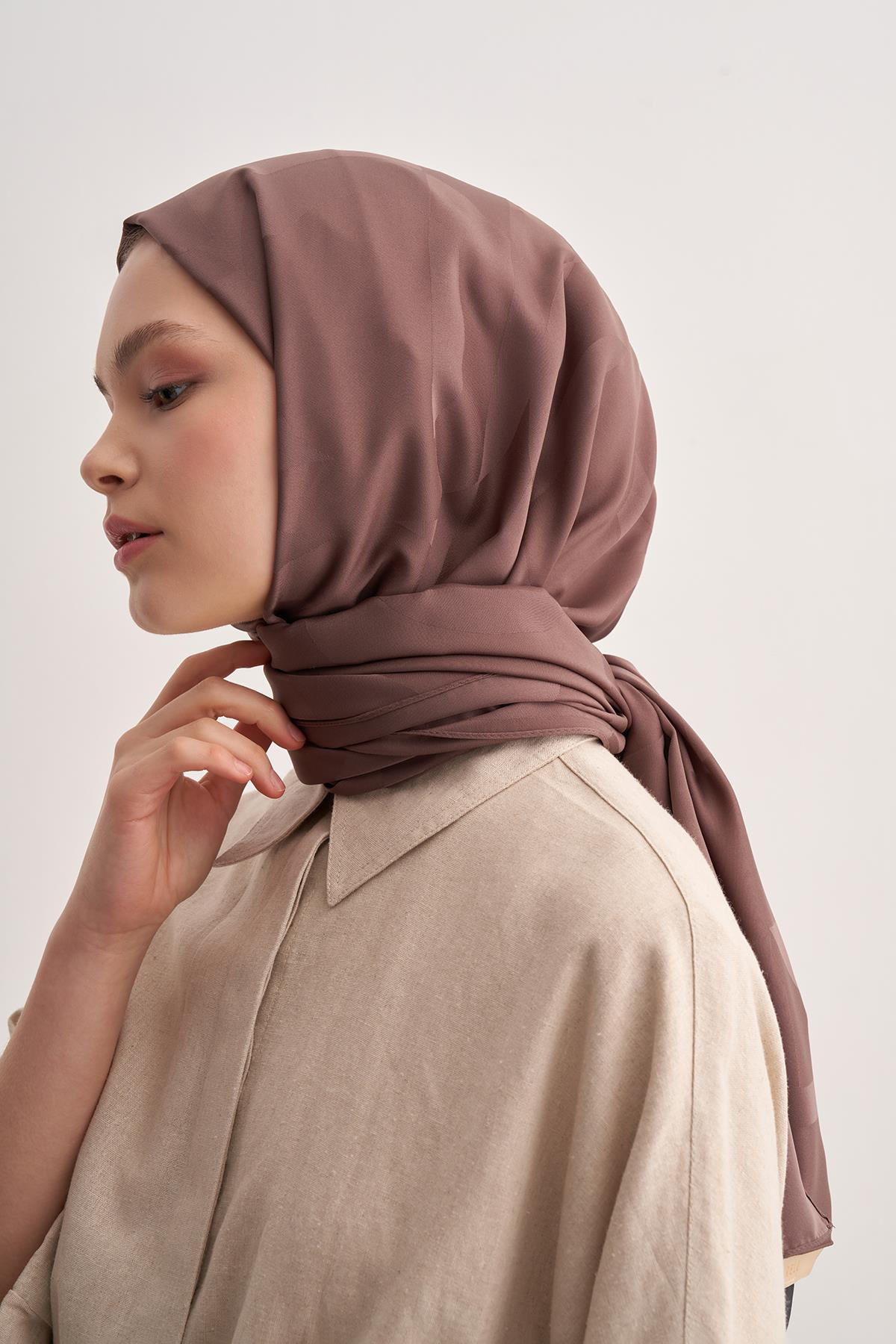 C Desen Monogram Pamuk İpek Şal Soft Kahve