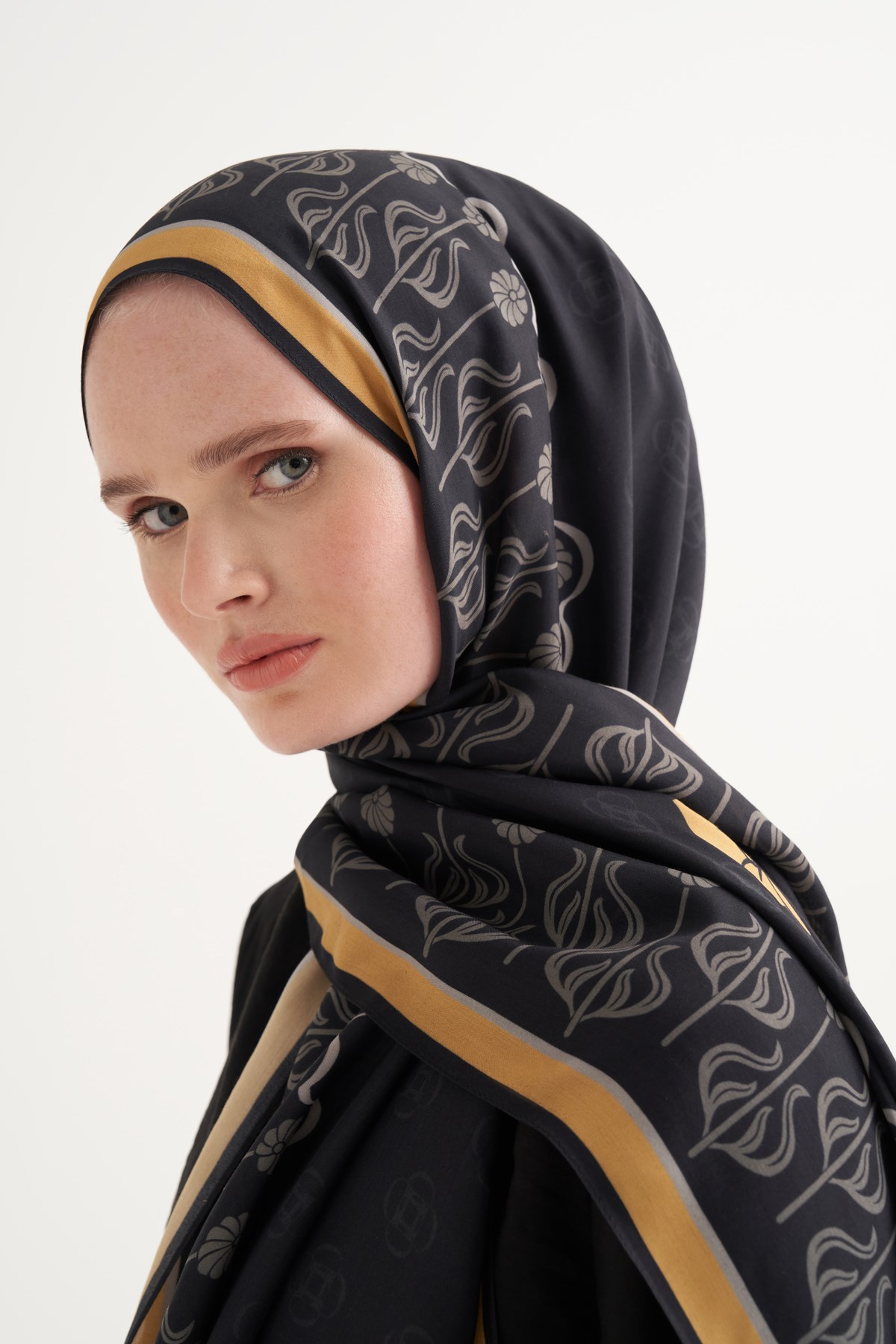 Lua Floral Floş Şal Siyah