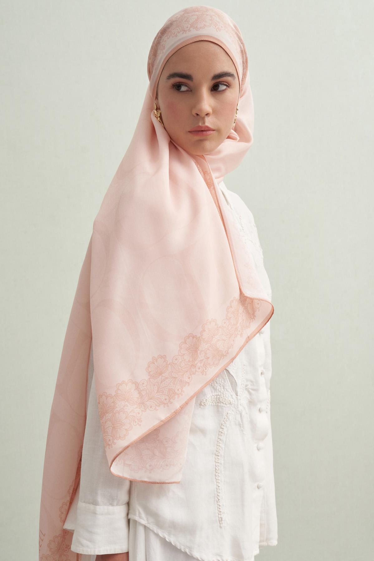 Floral Çiçekli Monogram Floş Şal Somon