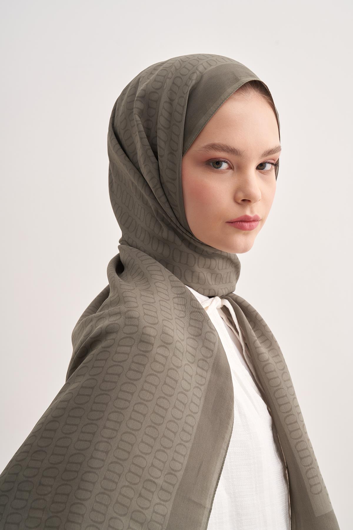 Vector Haki Monogram Floş Şal