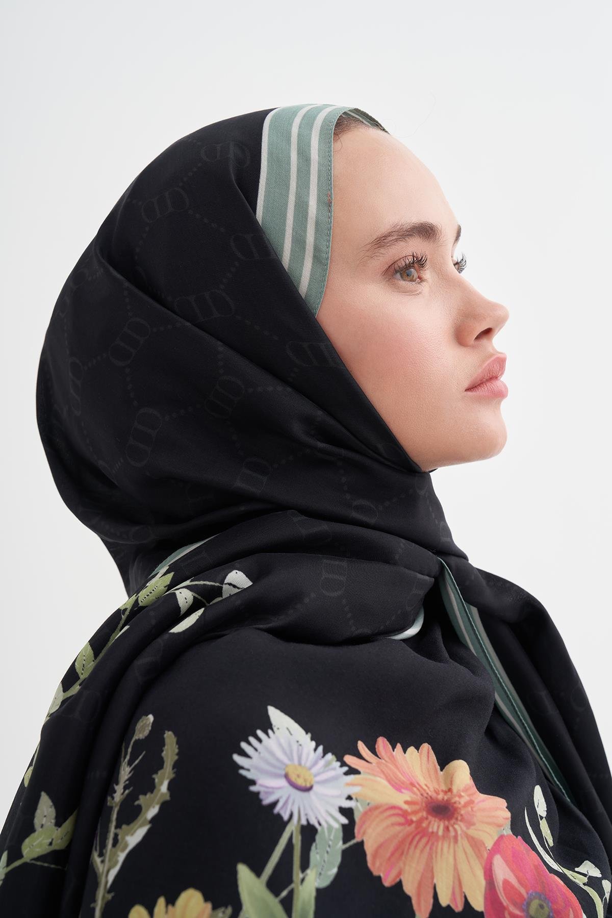 Blossom Monogram Floş Şal Siyah