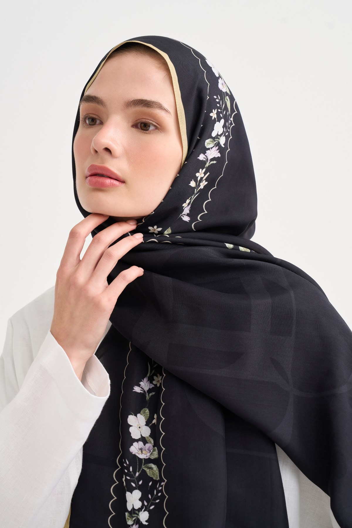 Serin Floş Şal Siyah