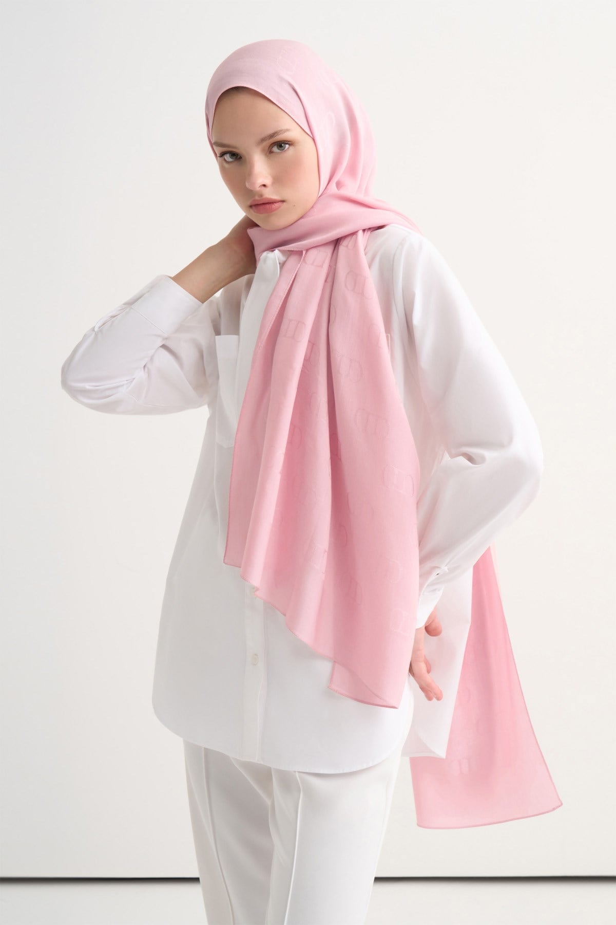 Monogram Desen Liora Pamuk Şal Şeker Pembe