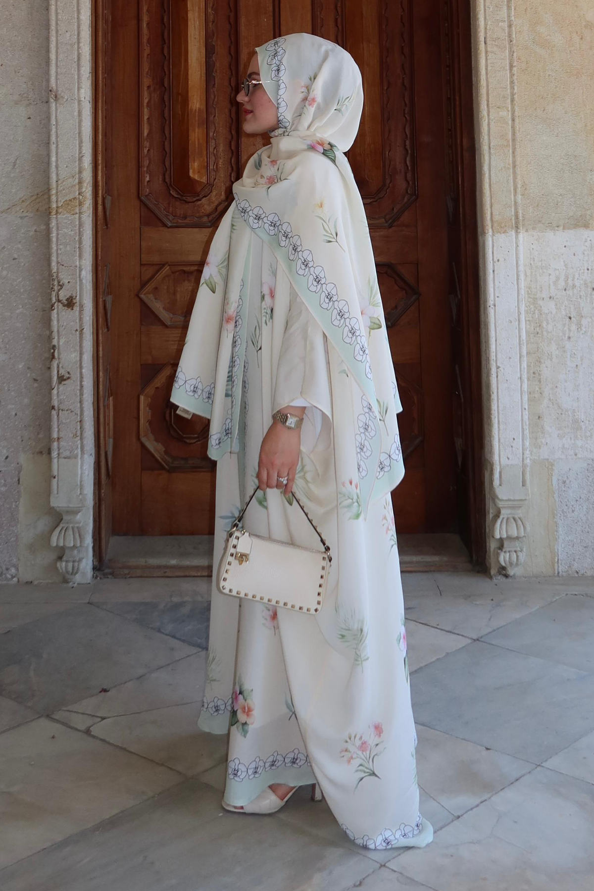 Tuğba Arslanbaş Aydının Tercihi Rosmina Krem Floş Kaftan