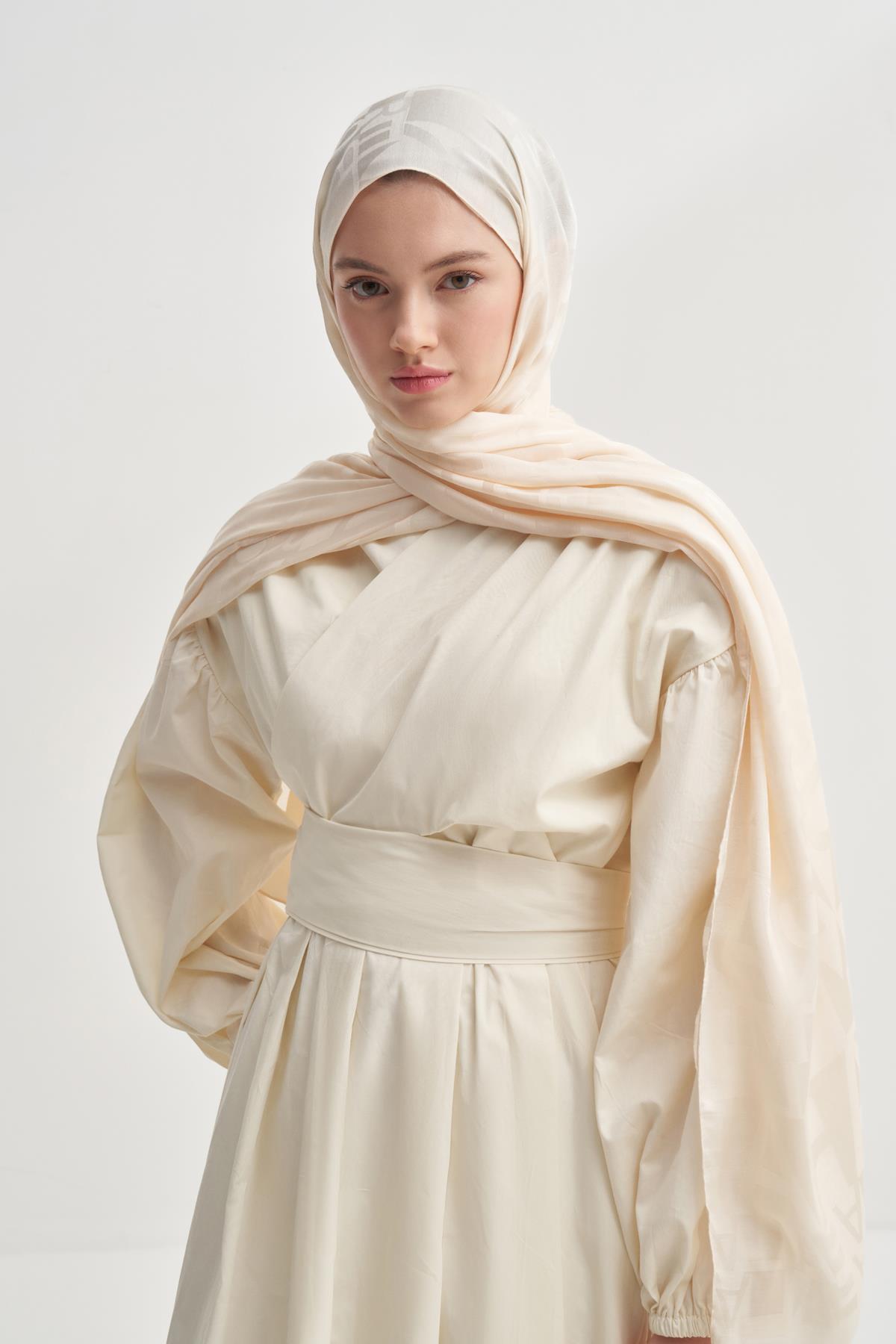 Yazı Desen Jakar İtalyan İpekli Şal İnci