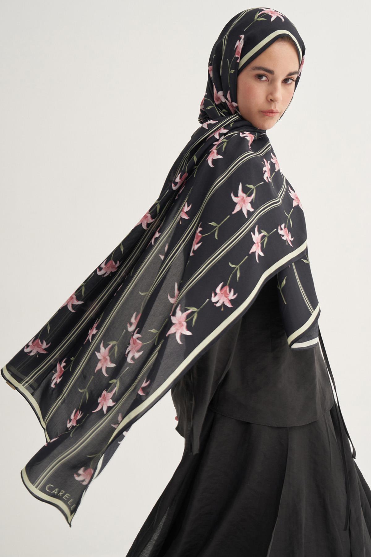 Blooming Çiçekli Floş Şal Siyah