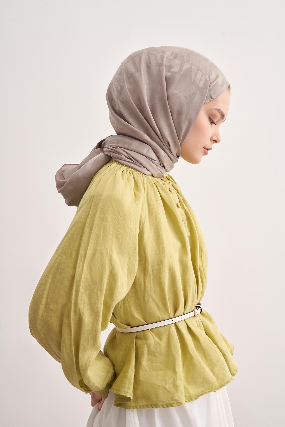 Yazı Desen Jakar İtalyan İpekli Şal Füme