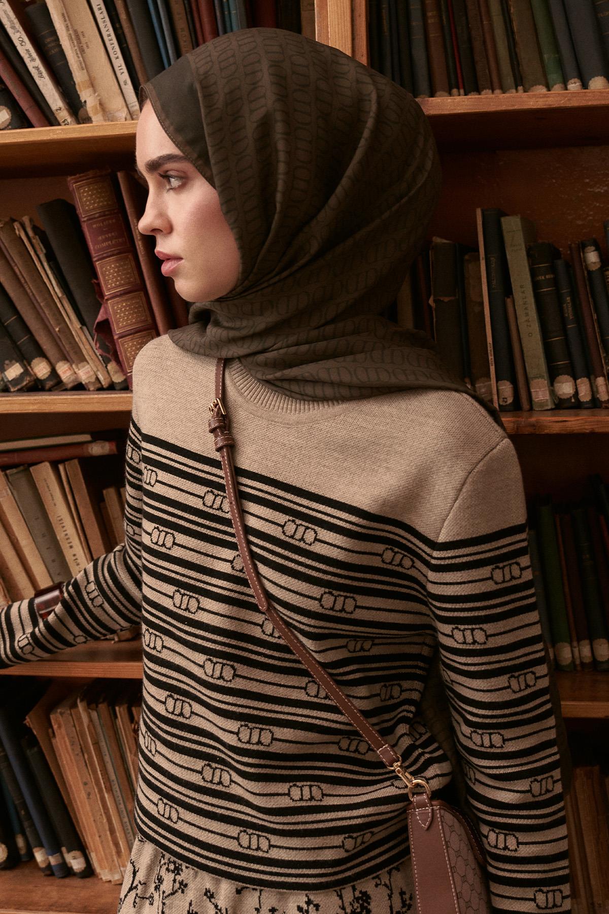 Vector Monogram Floş Şal Çikolata Kahve