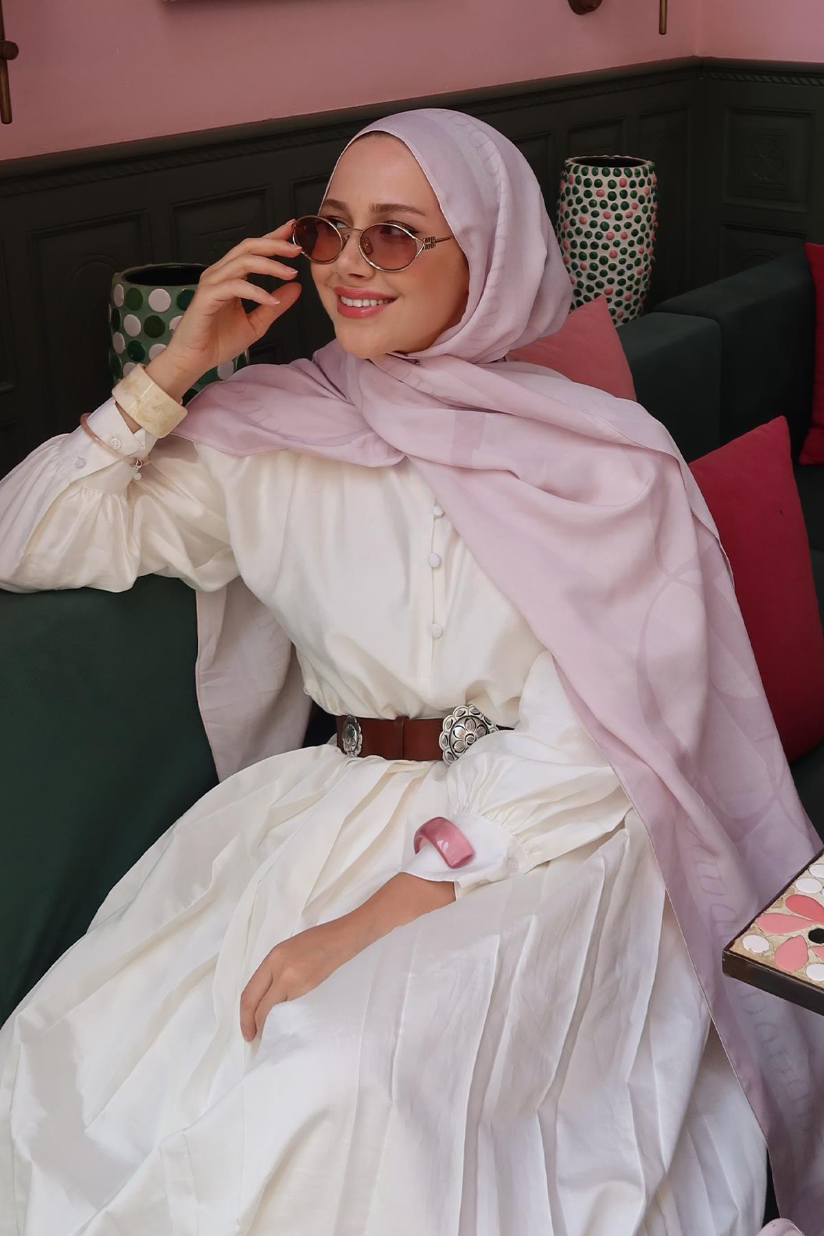 Feyza Hakyemezin Tercihi Aura Pudra Monogram Floş Şal