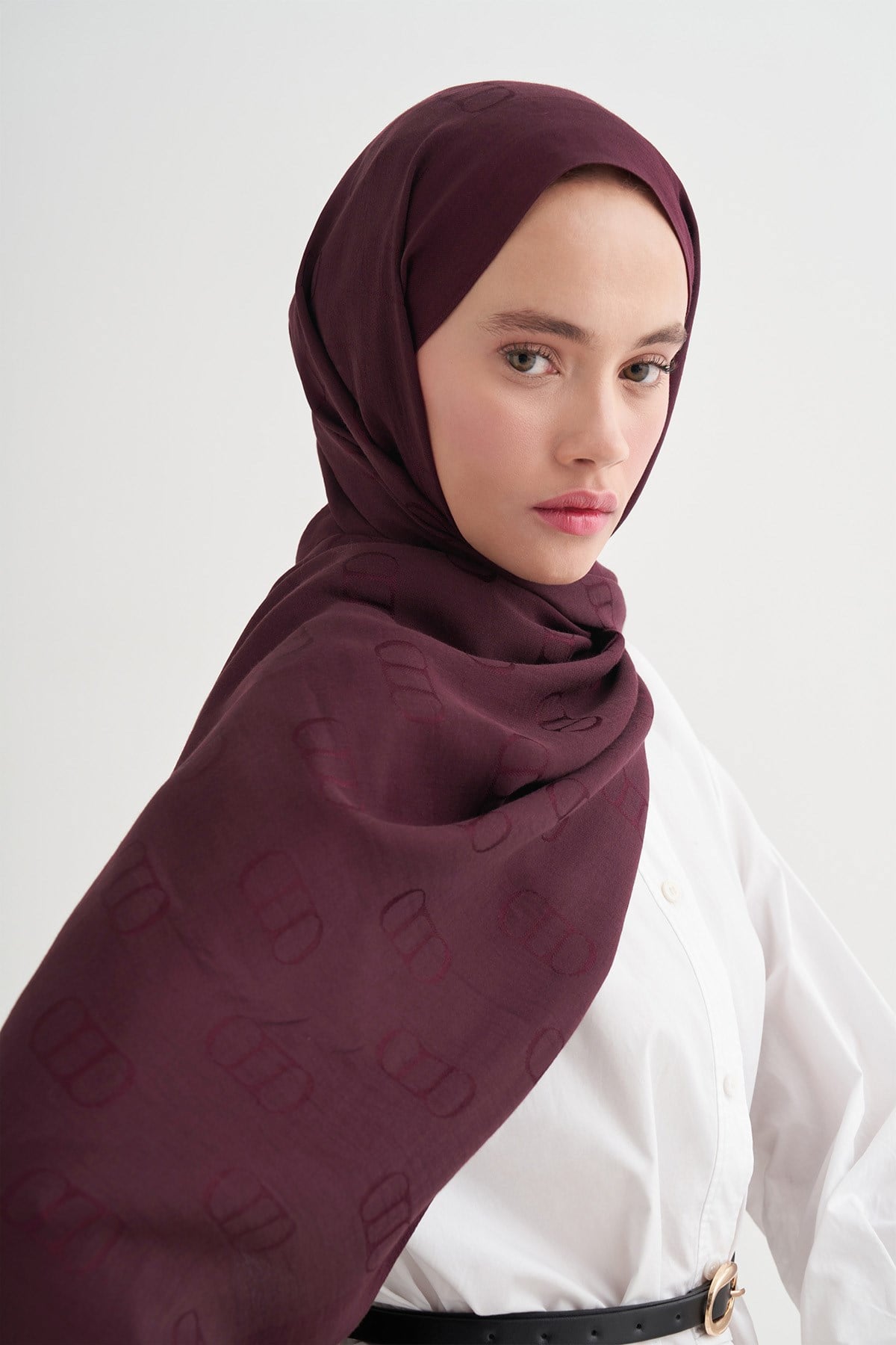 Monogram Desen Liora Pamuk Şal Cherry Bordosu